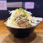 Men Marui - ・ラーメン 味噌味 1,000円/税込
                      ※ニンニク、アブラ多め。
                      ・白髪ネギ 200円/税込
                      ・煮玉子 100円/税込
                      ・バター 100円/税込