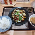 和風回鍋肉専門店 だしや。 - 和風回鍋肉定食(1080円)