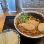 麵屋春馬 - 賄い飯100円。