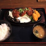 ステーキ屋 キャンドル - みそ煮ヒレカツ & カキフライ定食