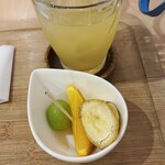 SAKURA CAFE Yoshizuya Tsushima Honten - アップルジュースとフルーツ達❣️