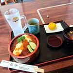 すきやきの松伊 - 料理写真:いくら丼(両方大盛り) 1,980円(税込)。