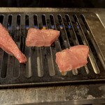 焼肉大衆酒場 真 肉焼屋 - 