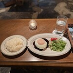 DUKE cafe Shibuya Jinnan Ten - DUKE特製ソースのハンバーグ 肉って感じのハンバーグで美味しかった