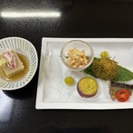 Shinraku - 右上の毬栗は素麺の二度揚げで中の栗実は和出汁味。棘が旨いし栗も旨い