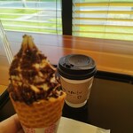 カフェ エミタス - チョコソフトカリッとウマウマ。ピント合わず（泣）