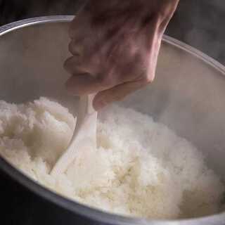 "Kama-cooked rice" A blend of three types of brand rice to make the most of fish