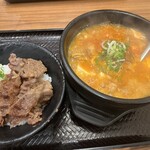 カルビ丼とスン豆腐専門店 韓丼 - 