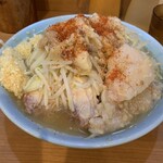 ラーメン BooBoo太郎。 - 料理写真:ラーメン小950円、にんにくまし、脂増しまし！