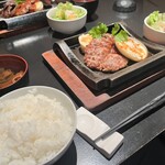 Teppan Dining Tetsu - 和牛入りハンバーグ　目玉焼き付き