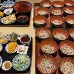 Soba Dokoro Yoshie - まとめて、12杯一気に運ばれます