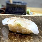 鮨まつうら - ◆アコウ・・高級魚です。これも噛むと上質な旨味を感じ美味。