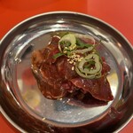 Ninniku Yakiniku Yodare Daruma Hanshinamagasakiten - 