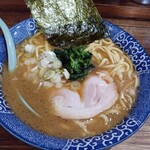 豚骨醤油ラーメン まじめ家 - 