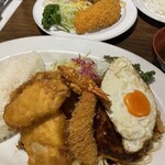 Kitchen Tomo - ジャンボとハンバーグランチ