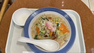 Ringer Hut Pasaru Makuhari Ueri Ten - 長崎ちゃんぽん(780円)とお酢