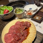 Tokusen Kuroge Wagyu Yakiniku Nishijin Hatsuki - 