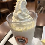 サンマルクカフェ - パールホワイトスノーチョコスムージー　仁丹みたいなのがトッピング