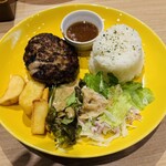 ヴィクトリアステーション - 料理写真:「手ごねハンバーグプレート（玉ねぎソース）サラダバー＆スープバー付」1,089円