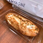 CAMPAGNE - ライ麦ソフトたらこスパ＆チーズ。250円