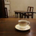 Coffee Hana - ブレンドコーヒー(600円)
                        (コーヒーカップはWEDGWOOD:CELESTIAL GOLD)