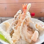 Seafood Shokudo Jakoya - 天ぷらはどれも
                        パリパリの揚げ方で、美味でした◎