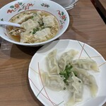 Utsunomiya Gyoza Kan Nishiguchi Ekimae Chuo Ten - 