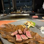 Miyazaki Ozaki Gyuu Teppanyaki Gin Umeda Hirutonpurazauesuto - 