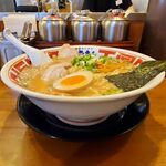 Tonchin Ikebukuro Nishiguchi Ten - 東京豚骨ラーメン 大盛 ちぢれ麺 かため 薬味多め