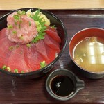 Seafood Donburi Ginhachi Ginza Ten - 