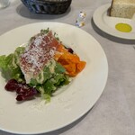 RiSTORANTE EST - 生ハムサラダ、フォカッチャ
                        