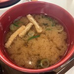 Sukiya Nanura Wa Eki Higashiguchi Ten - 油揚げとワカメの味噌汁