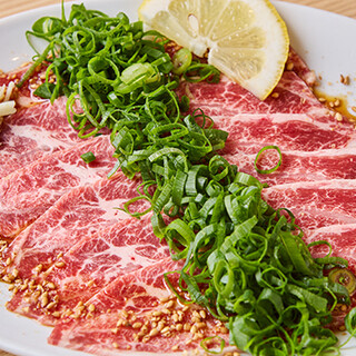 Our specialty [Tsurami Sashimi] and the highly popular [Specially Selected Wagyu Beef 5 Kind Platter] are must-try dishes♪