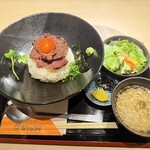 Sumibi Wagyu Yakiniku Moumou Tei Hirokoji Ten - 特選和牛上ロース丼セット