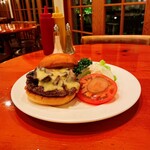 7025 Franklin Avenue - 【MUSHROOM BURGER w/SWISS】(¥1850)