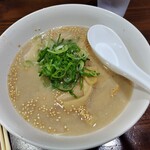 一髄 - 沈んで隠れてるが　　チャーシュー麺