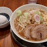 Yorozumachi Bar 108 - ラーメンﾆﾝﾆｸﾏｼｱﾄﾌﾂｳ生卵1,000円