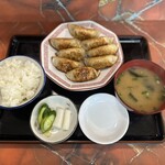 Hachimiya - スタミナ辛口ギョーザ定食(小)630円