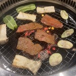 炭火焼肉 一徳 離宮 - 