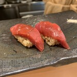 Sushi to Sake Yukyu - チンチロで半額でGETした本マグロ赤身　1貫110円