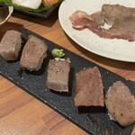 全席個室居酒屋 国産和牛肉寿司と海鮮 とろけ酒場 - 