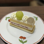 Patisserie TRES CALME - 苺とシャインマスカットのショートケーキ