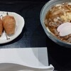 天霧うどん - 料理写真:肉うどんといなり。悪くはないんだけど高い