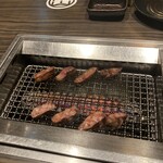 焼肉名匠 山牛 - 極厚タン