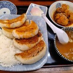 一圓 - 料理写真:小はご飯、Lは餃子個数、横はご飯と餃子がサイド バイ サイドってこと