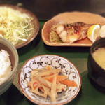 Shun Ya - お昼の魚定食。この日は塩サバ。