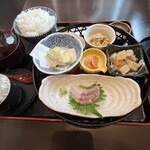 Shunsai no Ajiwai Garari - 花かごランチ