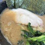 横浜家系ラーメン 宮里家 - 料理写真: