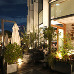 Napule Tokyo Midtown Ten - 夜のテラス