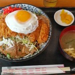 茂利多屋 - 料理写真:豚肉デラックス丼